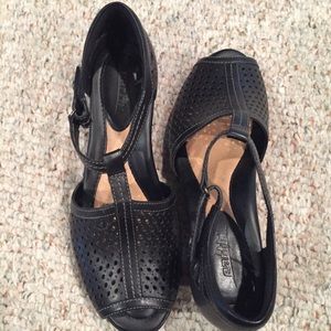 Earth black dress shoes